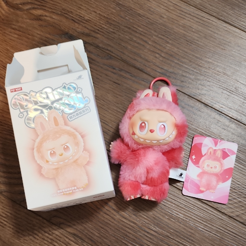 Pop Mart Big Into Energy Pink Love Labubu